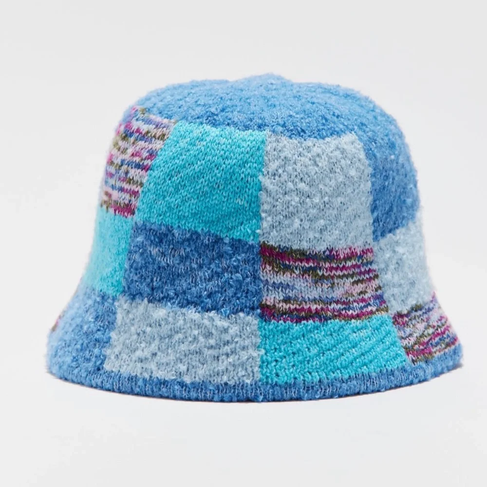 NWT UO Y2K 90s Patchwork Quilt Bucket Hat - Picture 2 of 3